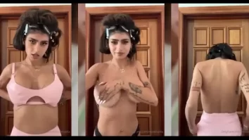 Mia Khalifa Naked